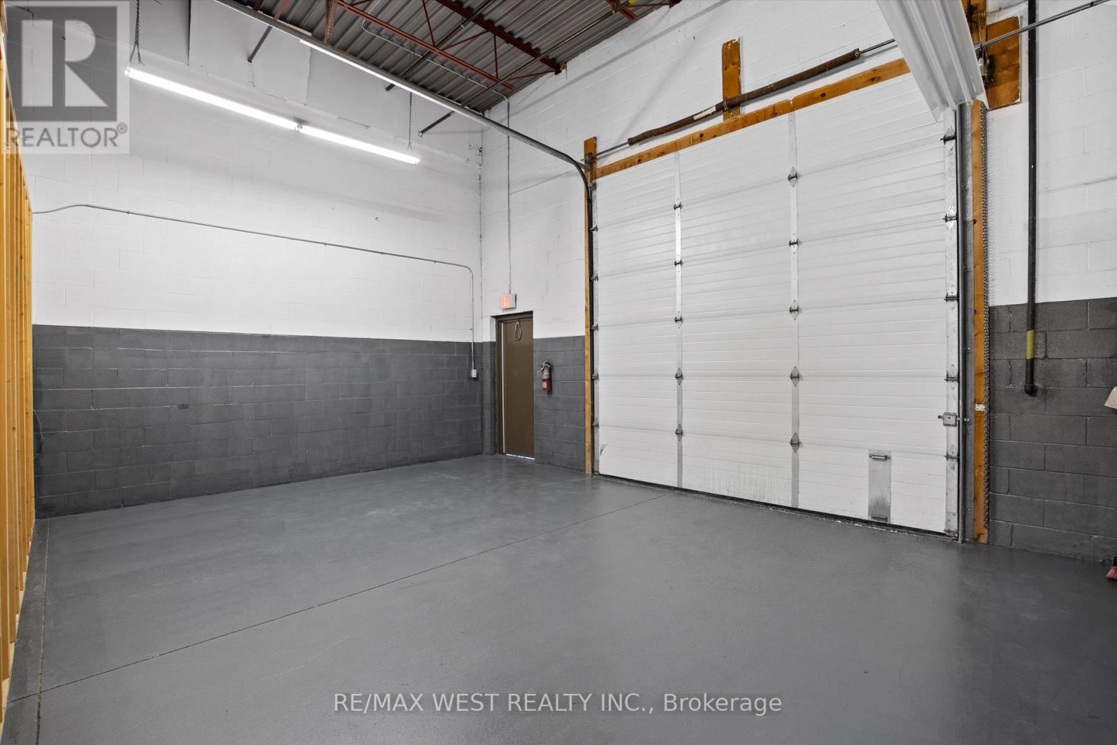 9 - 2 Holland Drive Property Photo 15