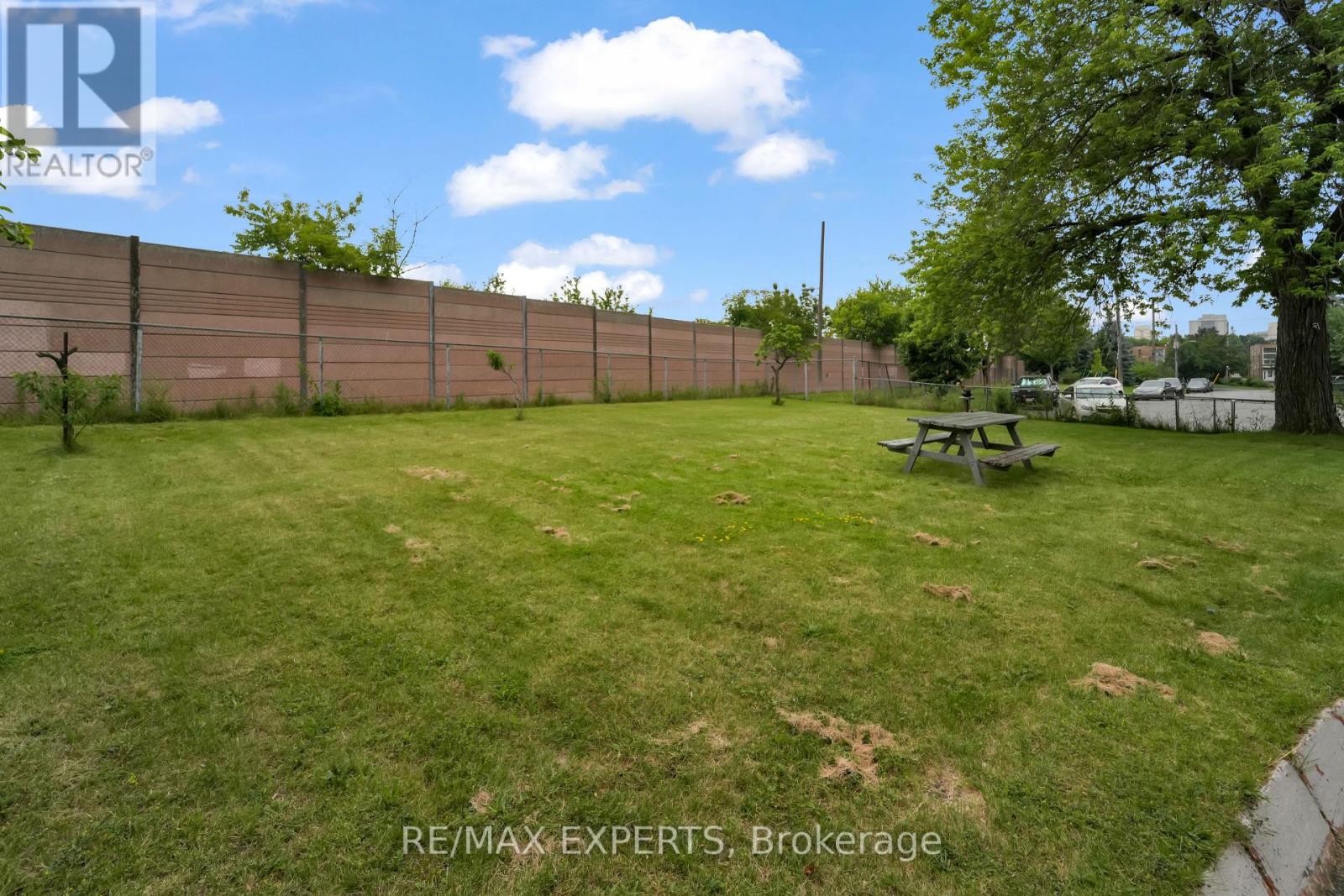 44 Elway Court Property Photo 3