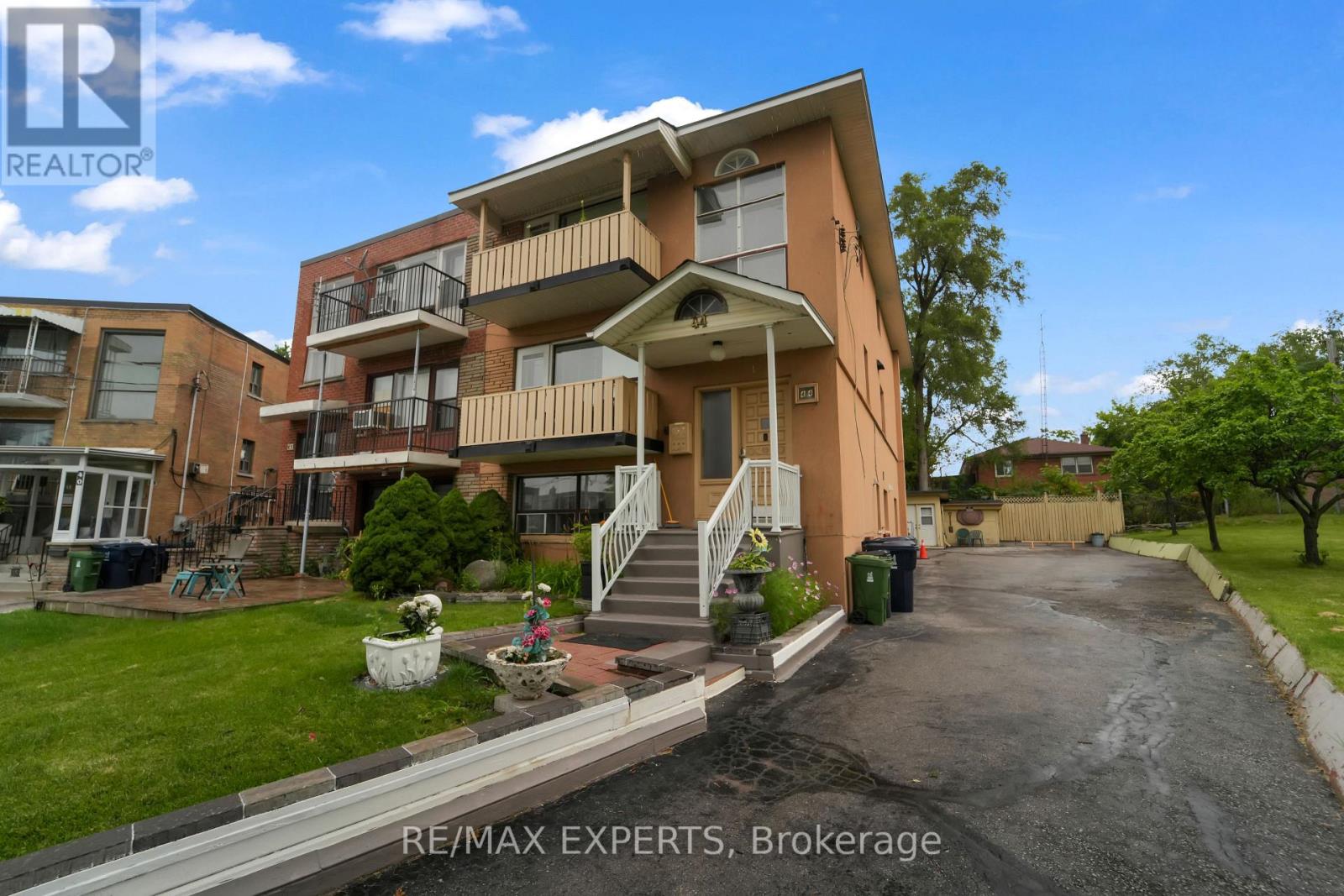 44 Elway Court Property Photo 4