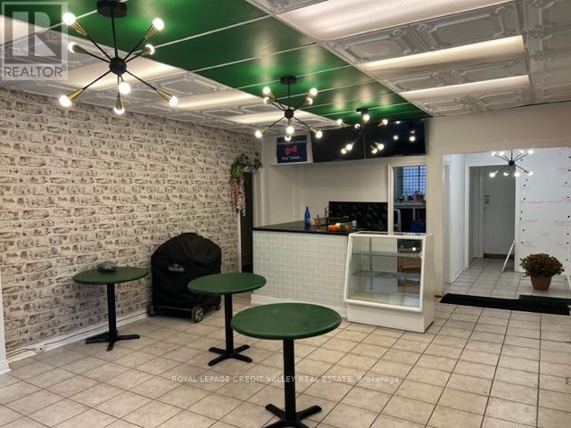 29 Queen Street E Property Photo 6