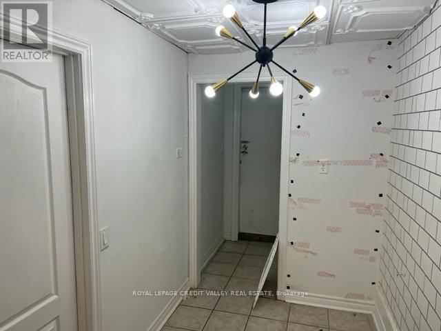 29 Queen Street E Property Photo 8