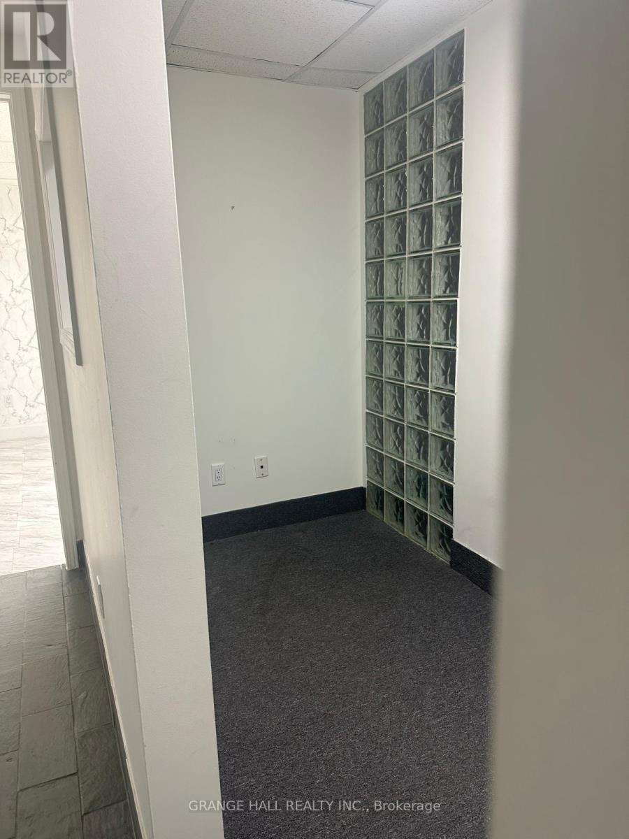 B - 1649 Dufferin Street Property Photo 15