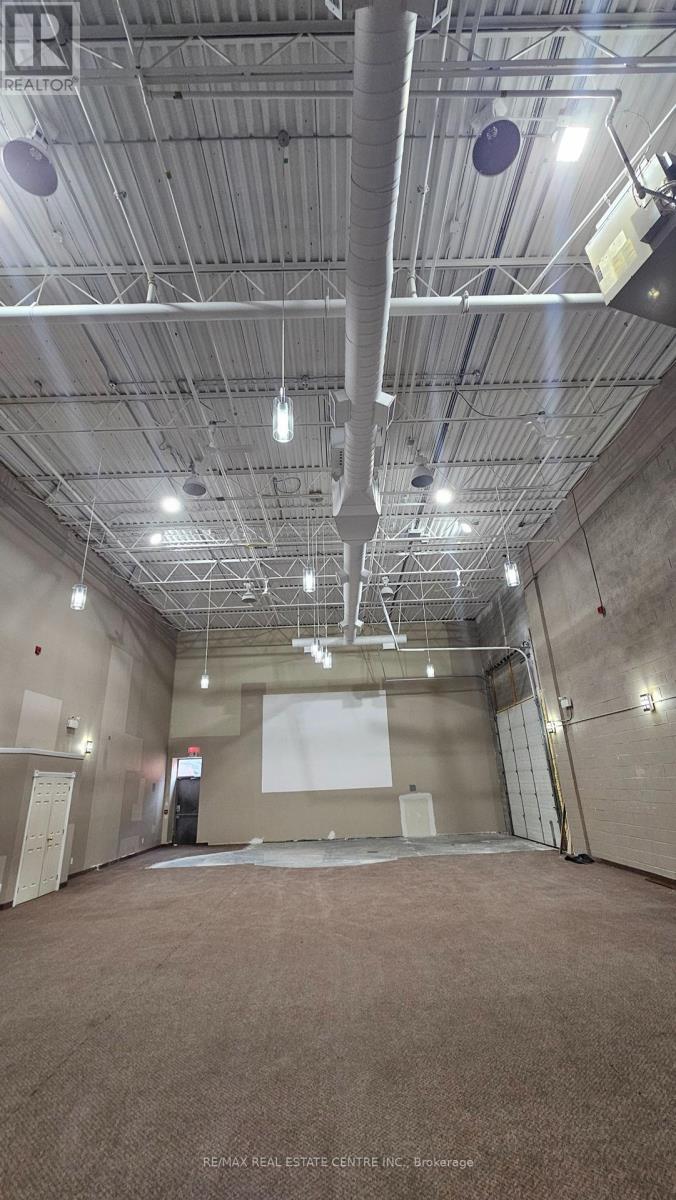 1 - 4060 Ridgeway Drive Property Photo 15
