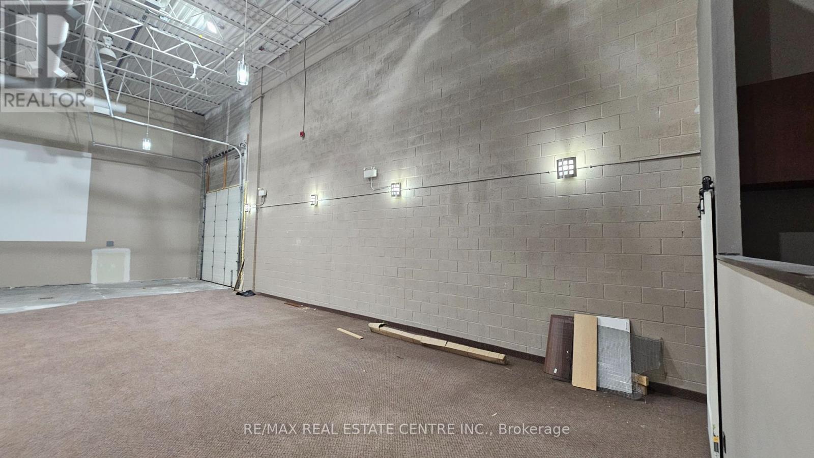 1 - 4060 Ridgeway Drive Property Photo 16