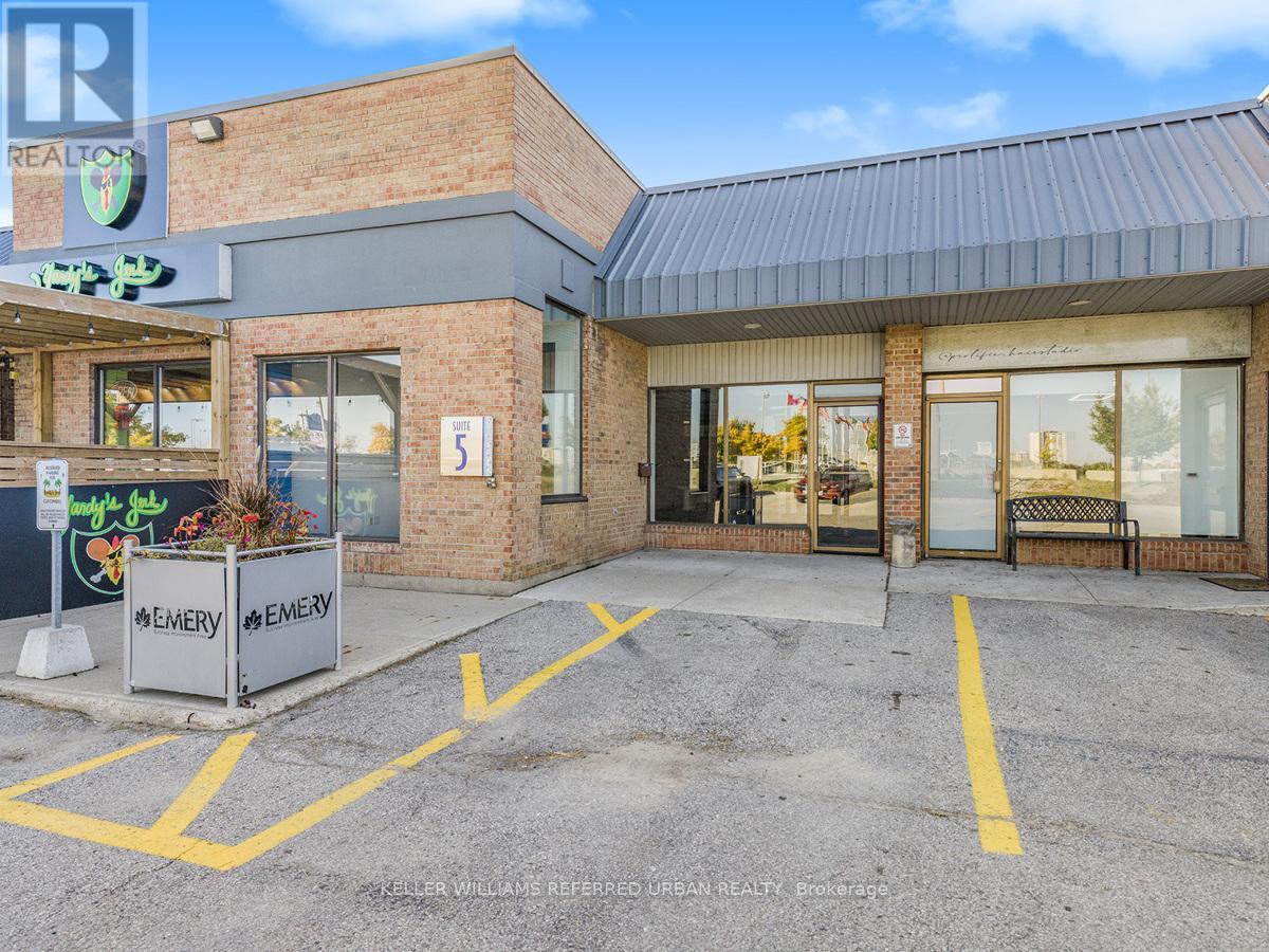 5 - 2201 Finch Avenue W Property Photo 4