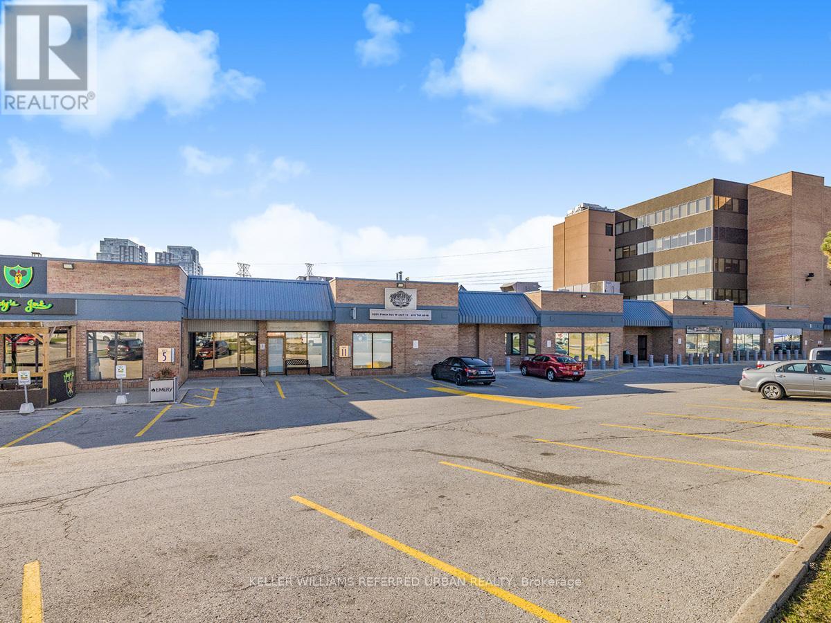5 - 2201 Finch Avenue W Property Photo 7