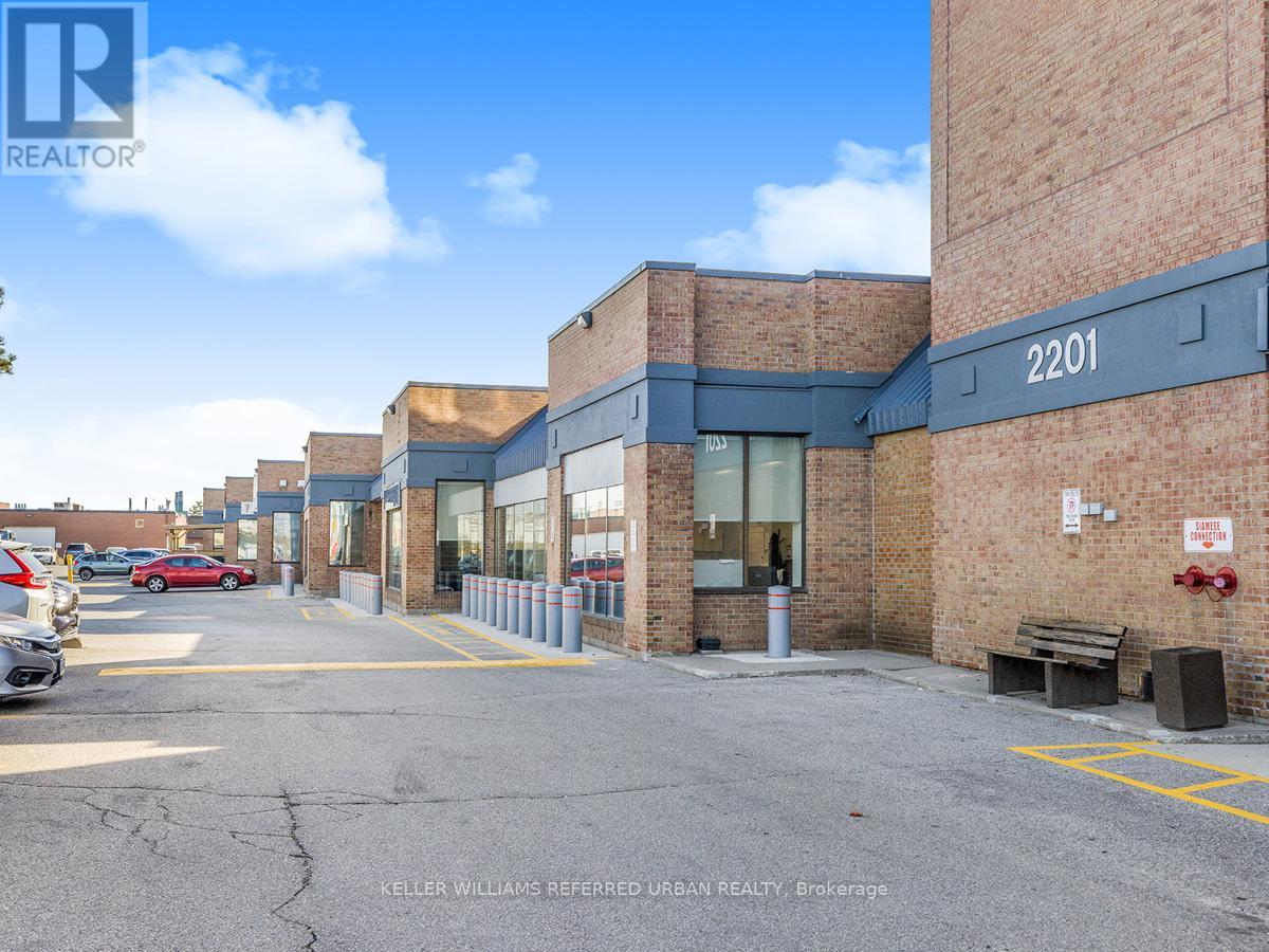 5 - 2201 Finch Avenue W Property Photo 11