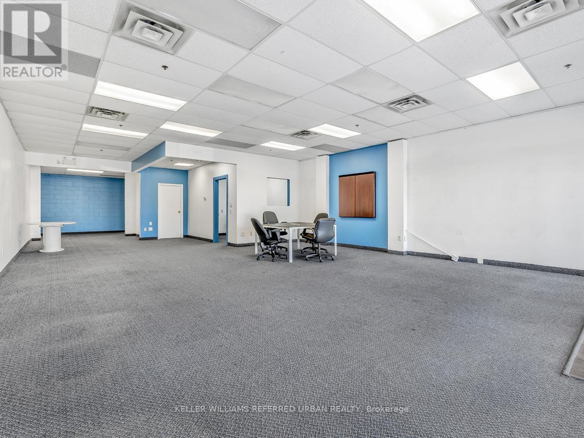 5 - 2201 Finch Avenue W Property Photo 16