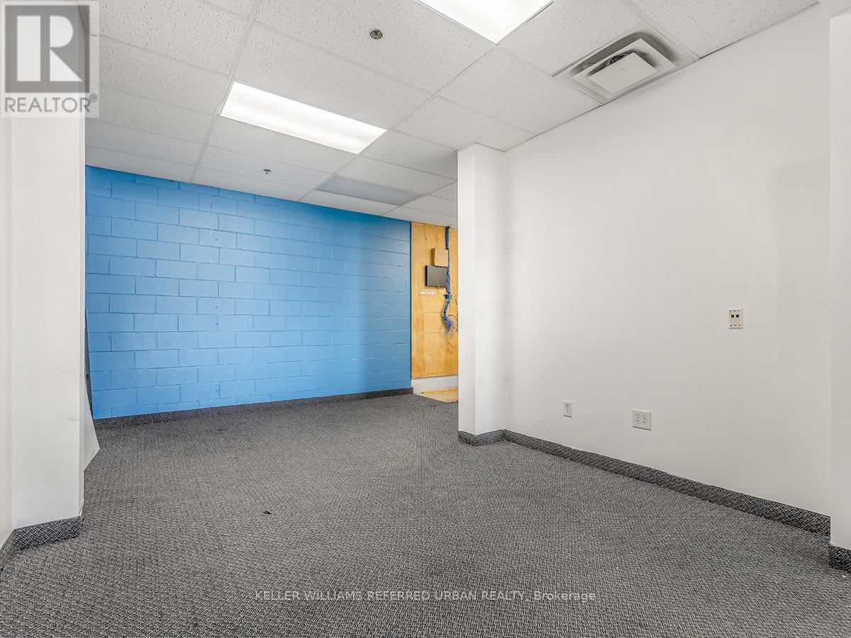 5 - 2201 Finch Avenue W Property Photo 25