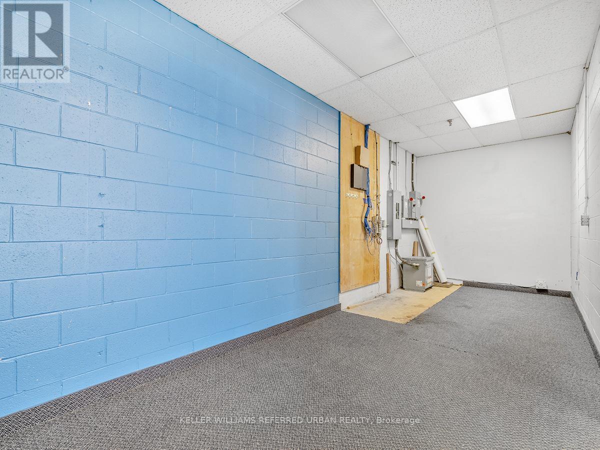 5 - 2201 Finch Avenue W Property Photo 26