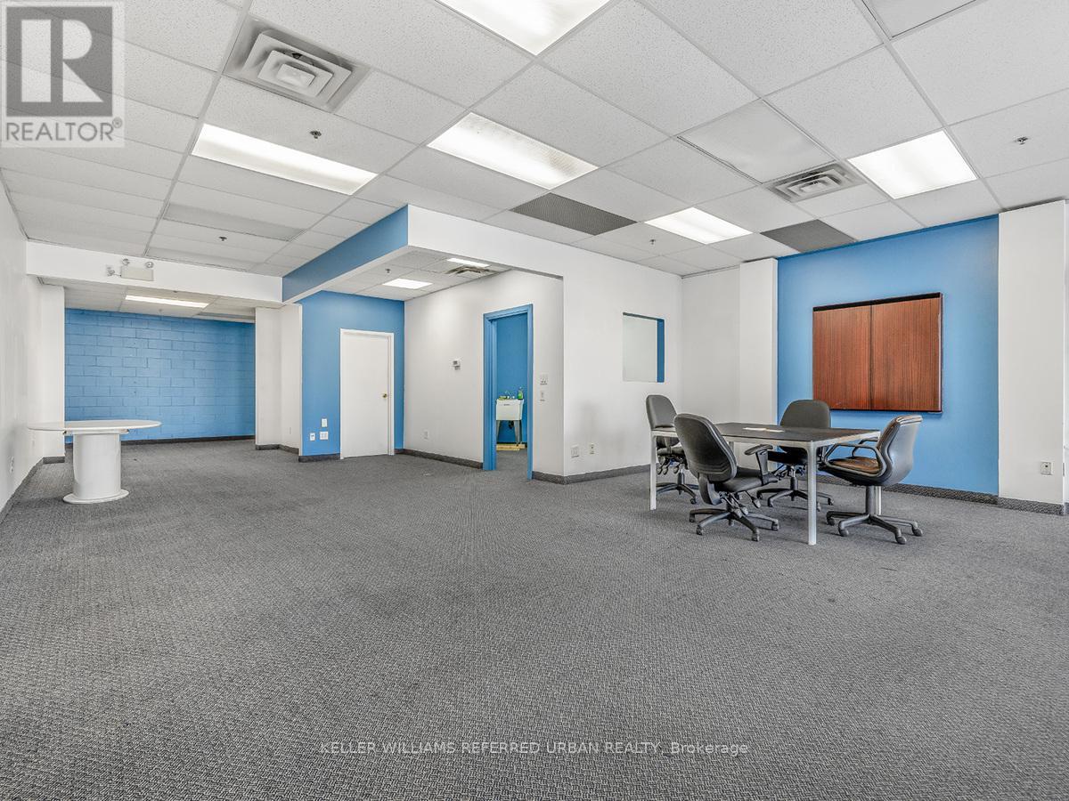 5 - 2201 Finch Avenue W Property Photo 31