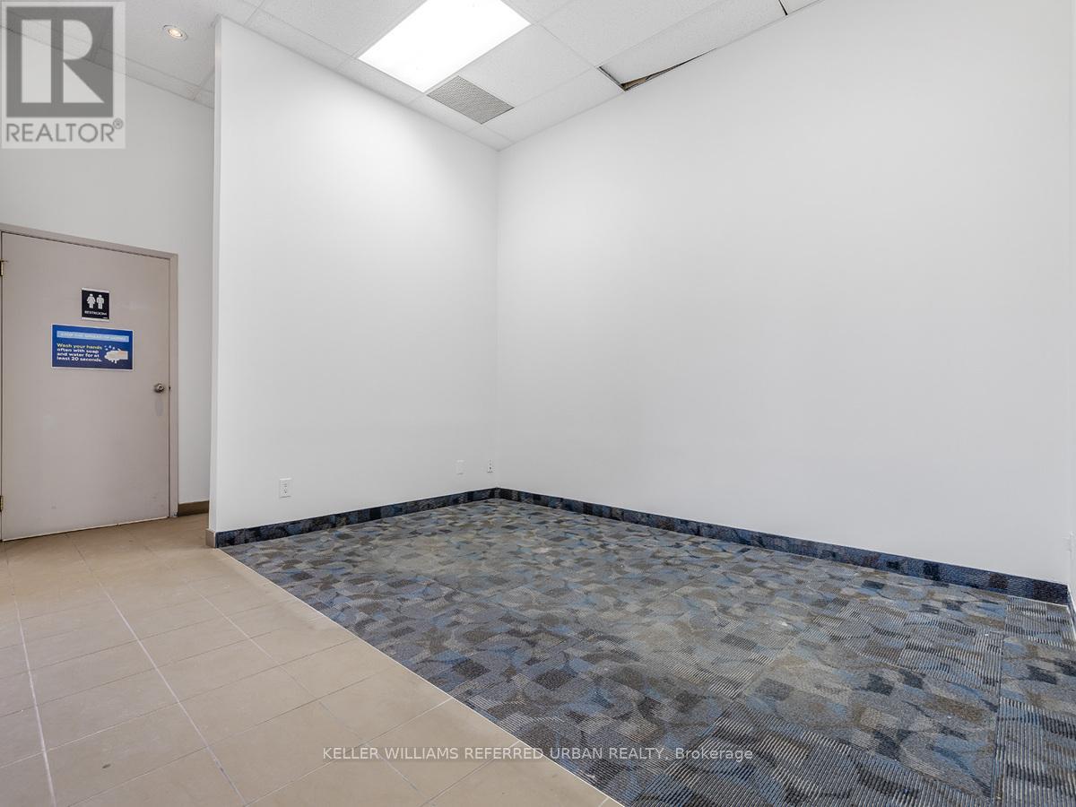 24 - 2201 Finch Avenue W Property Photo 29