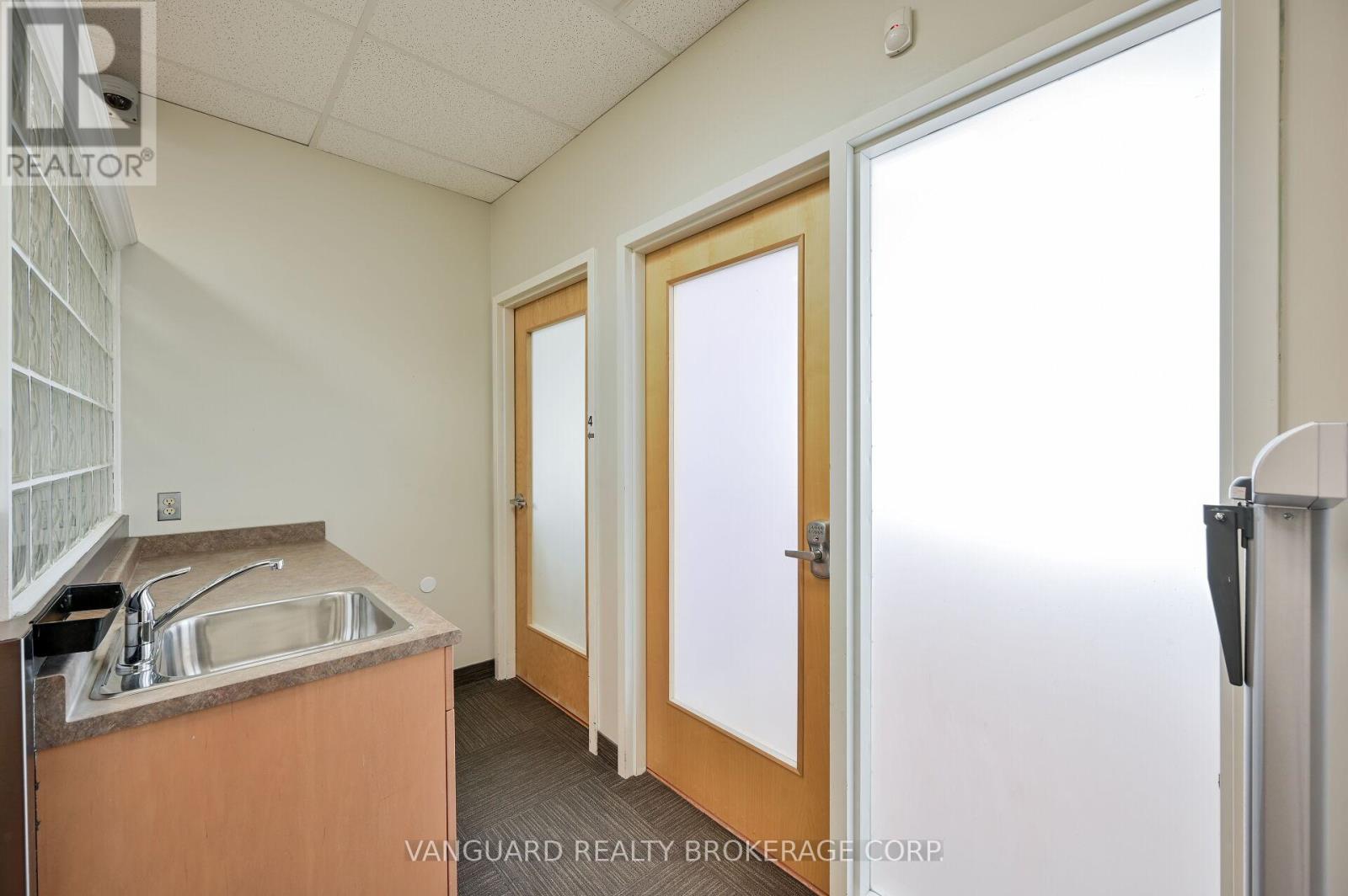 209 - 400 Bronte Street Property Photo 35