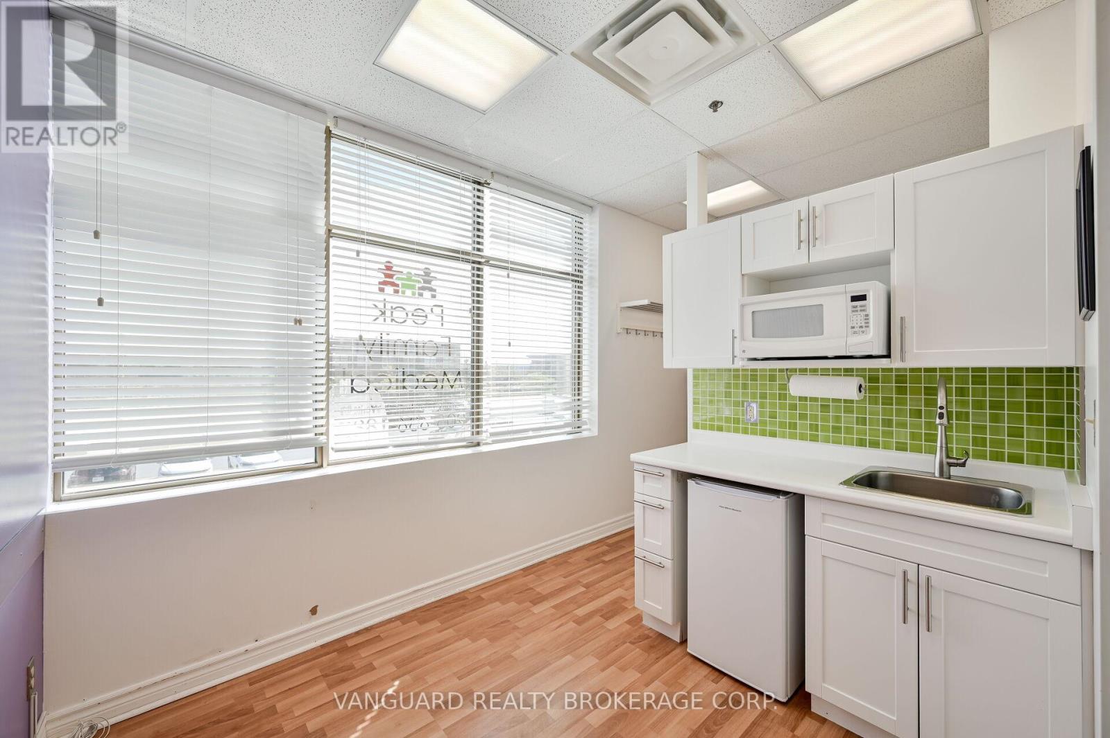 209 - 400 Bronte Street Property Photo 36