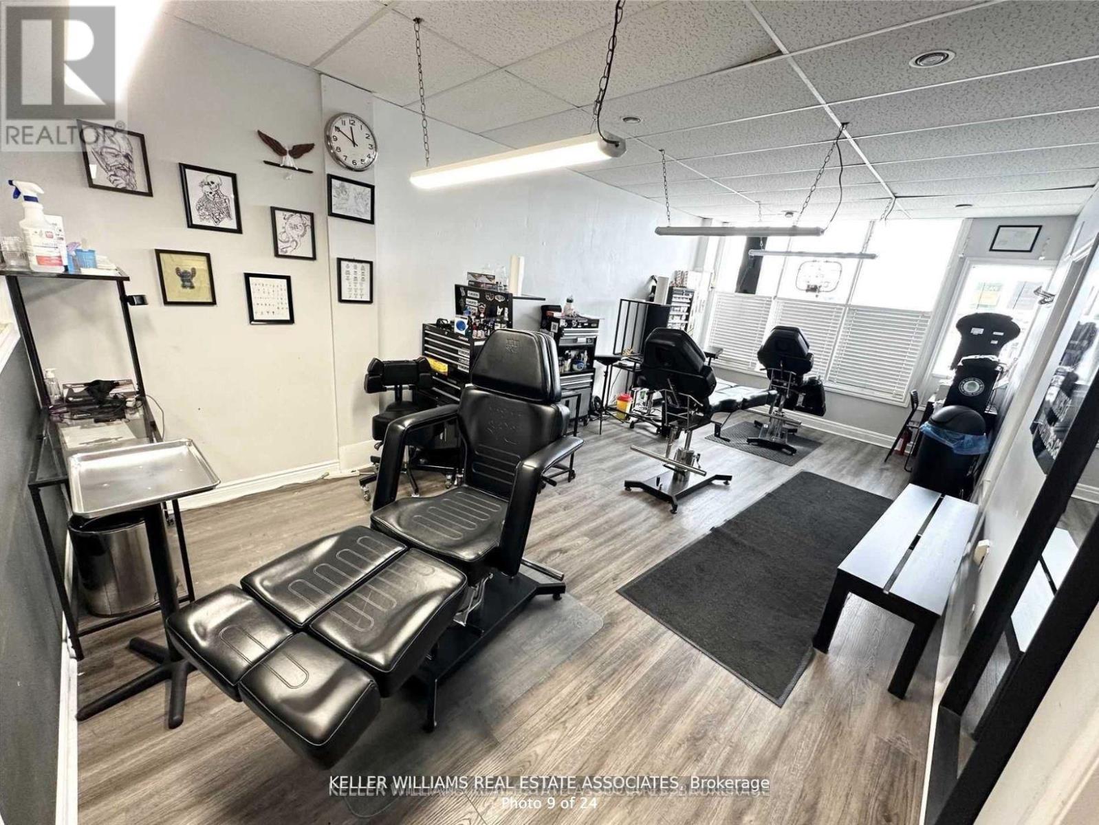 37 Dundas Street W Property Photo 7