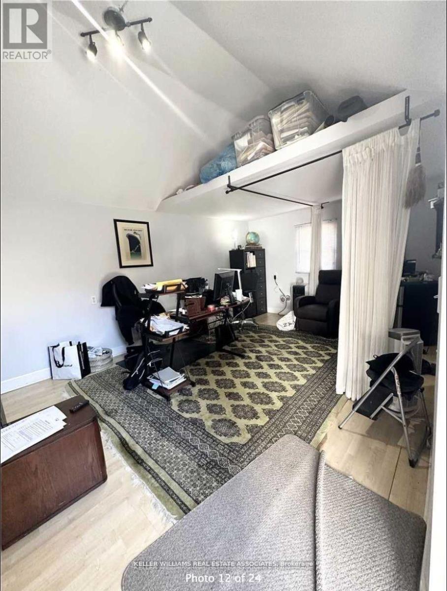 37 Dundas Street W Property Photo 9