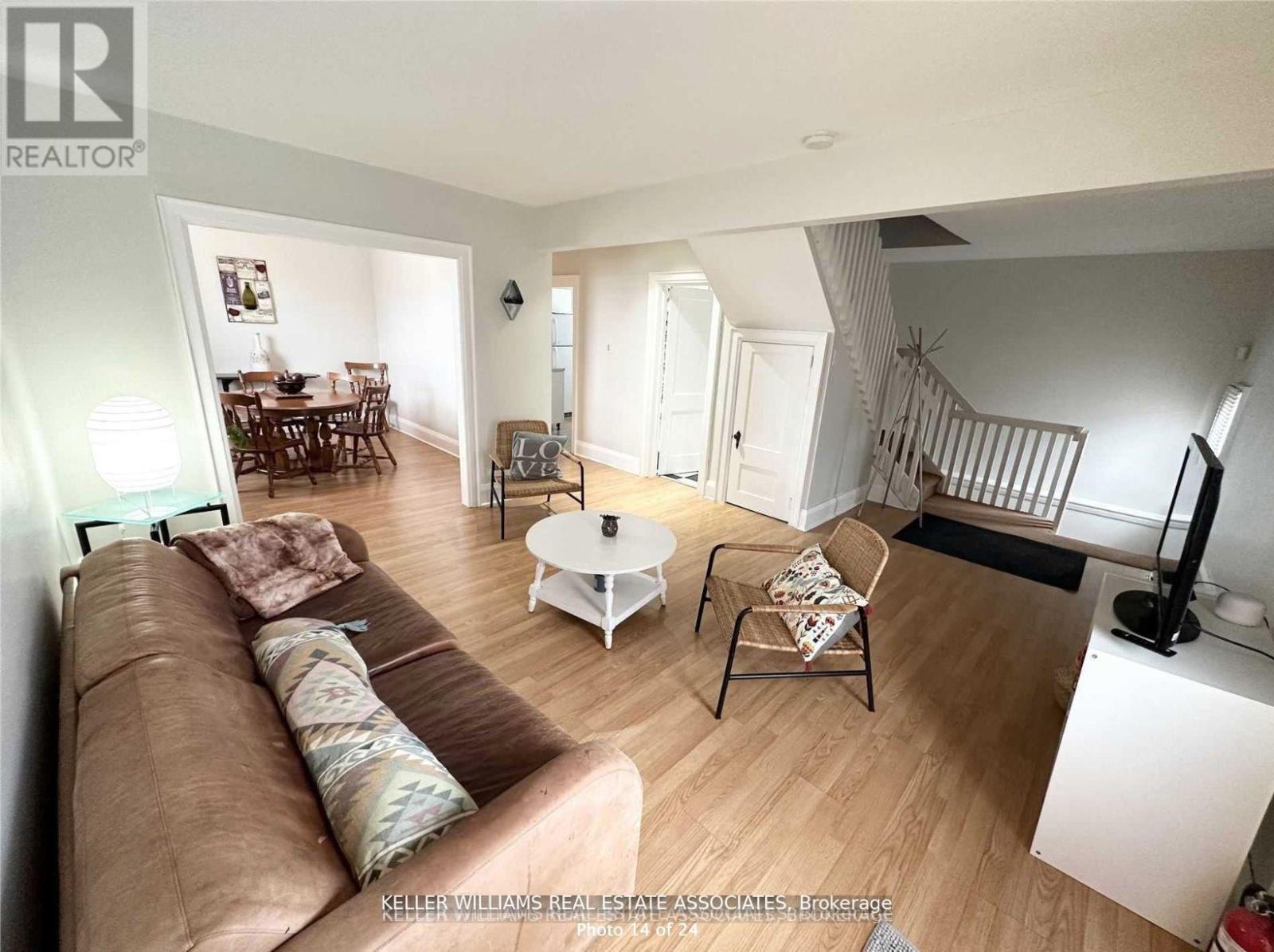 37 Dundas Street W Property Photo 12