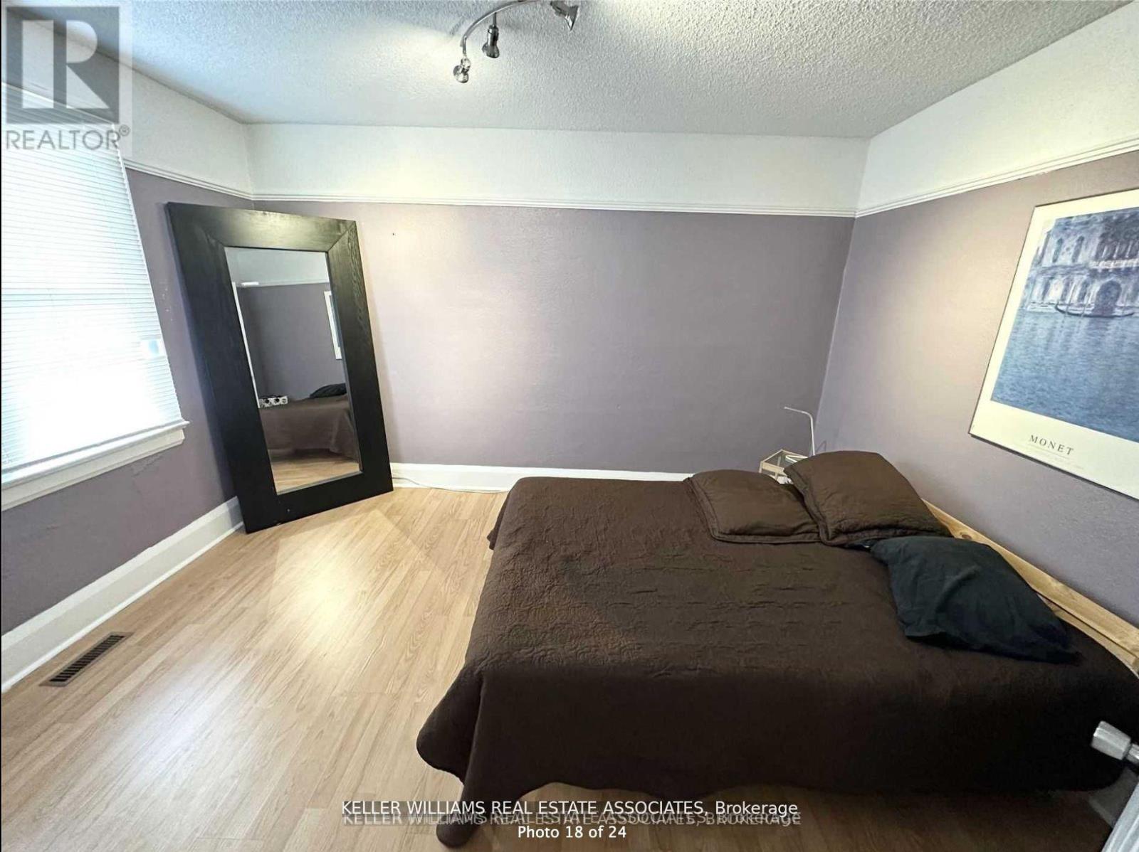 37 Dundas Street W Property Photo 14
