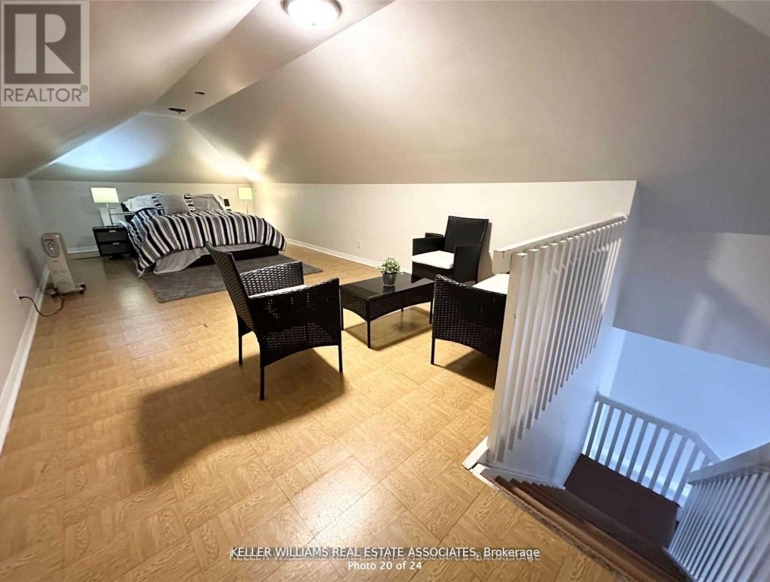 37 Dundas Street W Property Photo 17