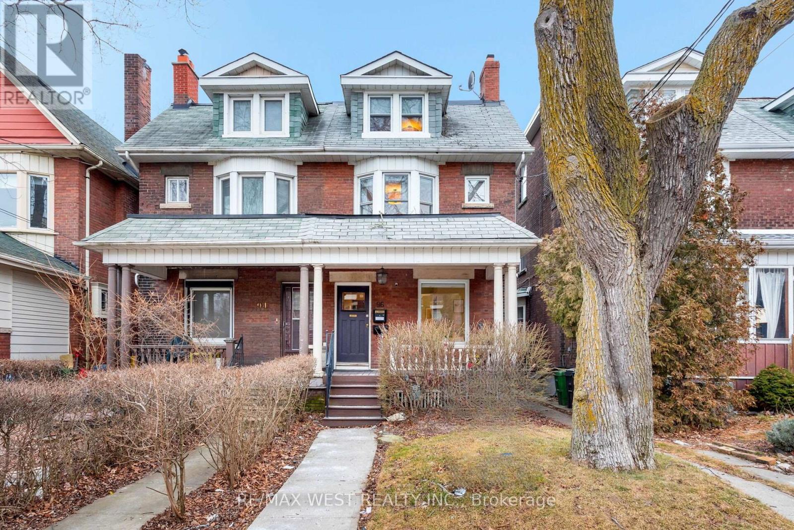 96 Roncesvalles Avenue Property Photo 1