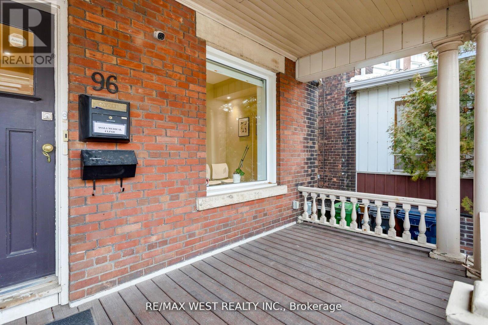 96 Roncesvalles Avenue Property Photo 2