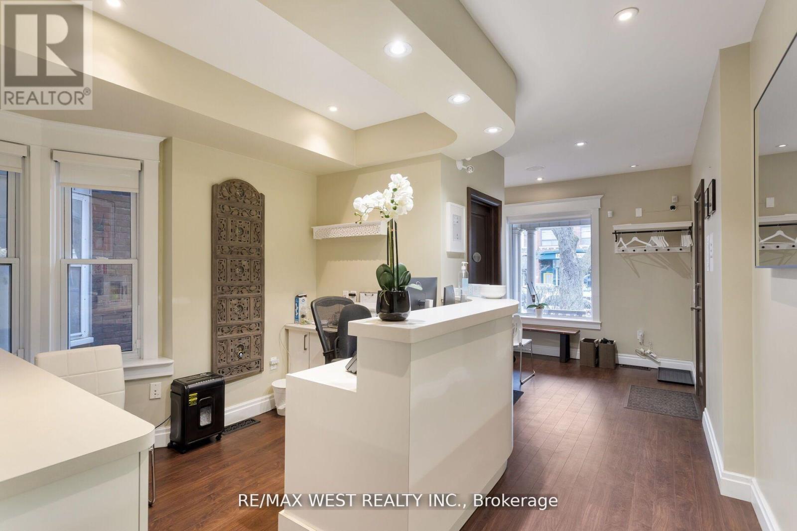 96 Roncesvalles Avenue Property Photo 5