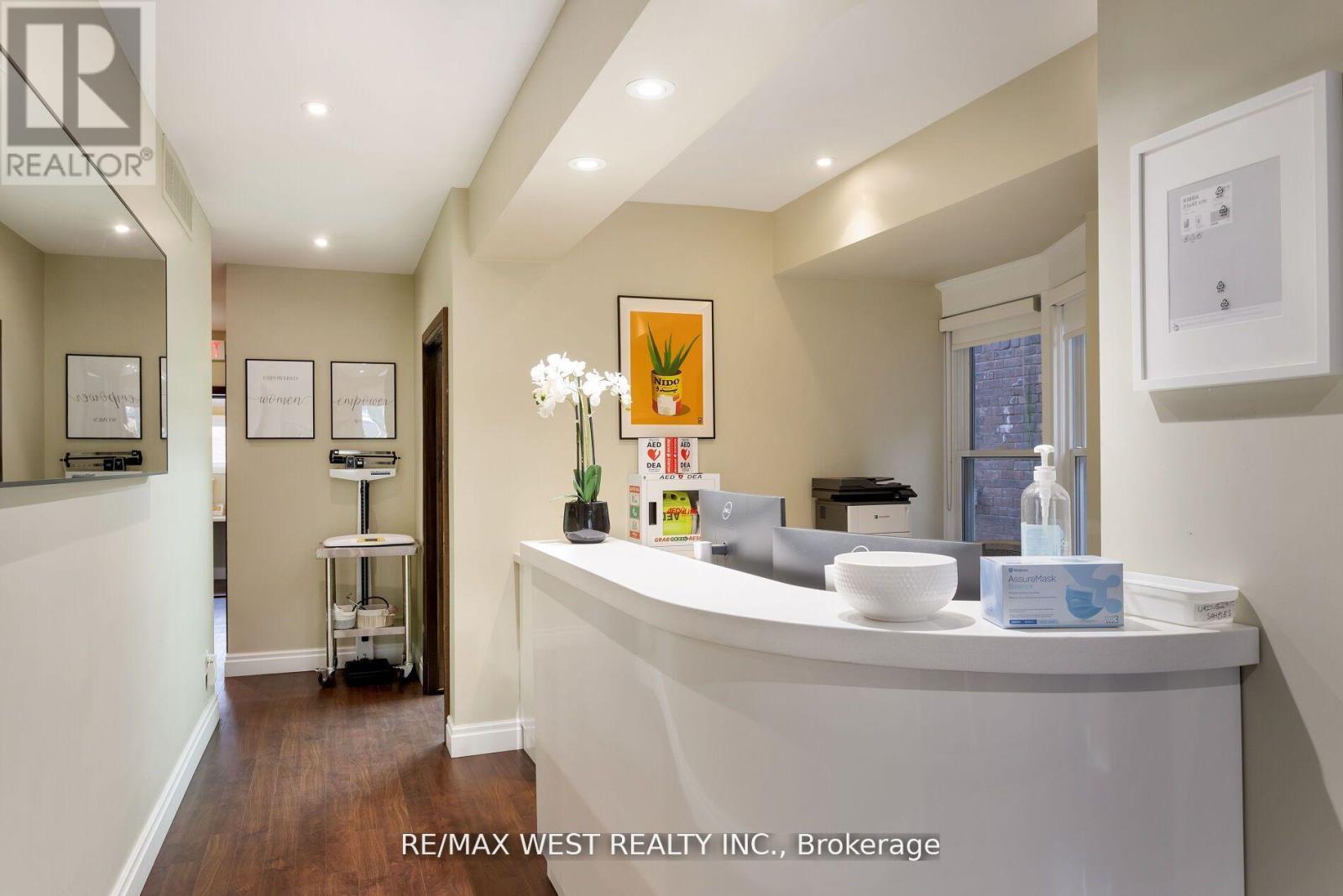 96 Roncesvalles Avenue Property Photo 7
