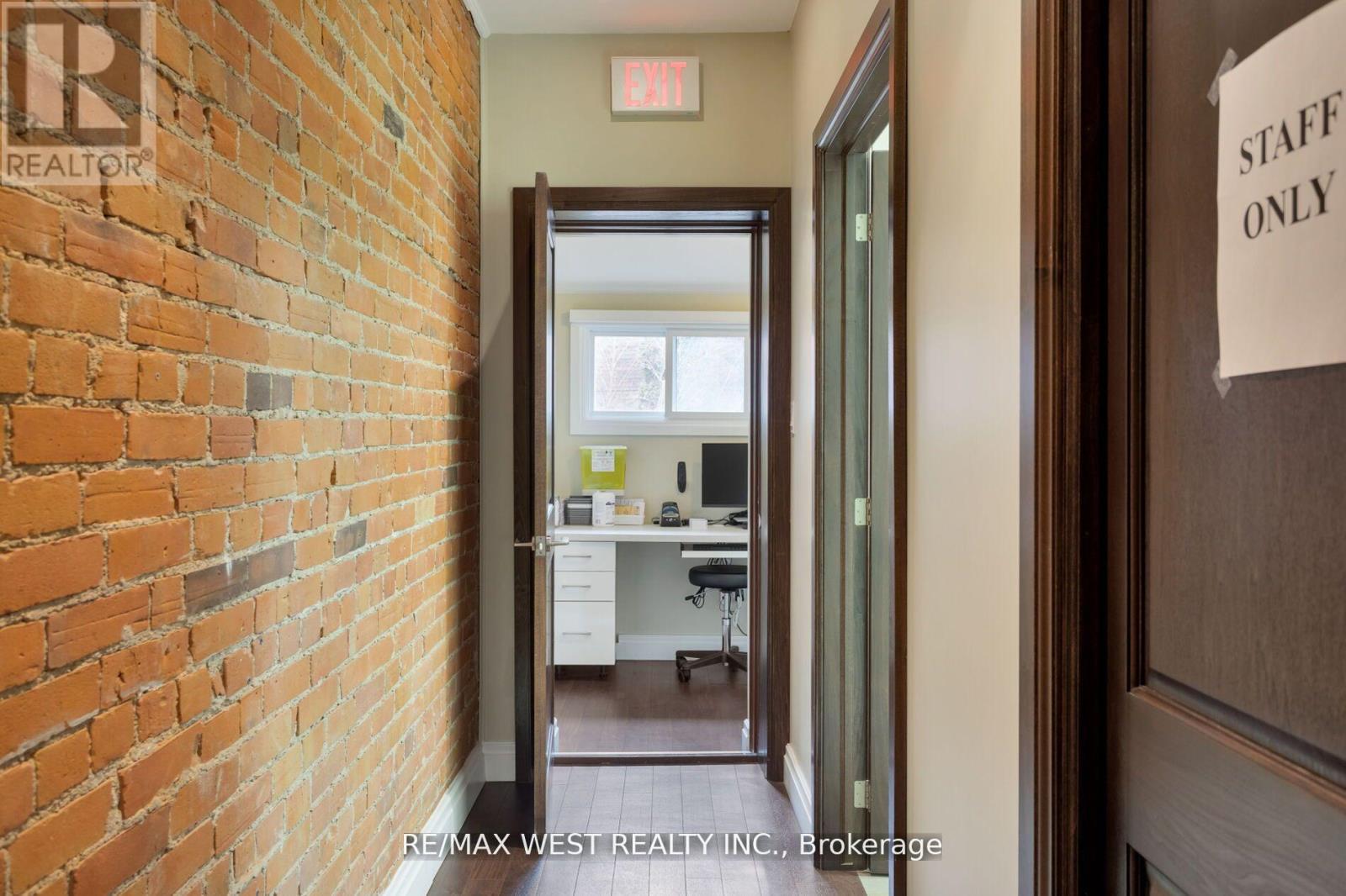 96 Roncesvalles Avenue Property Photo 10