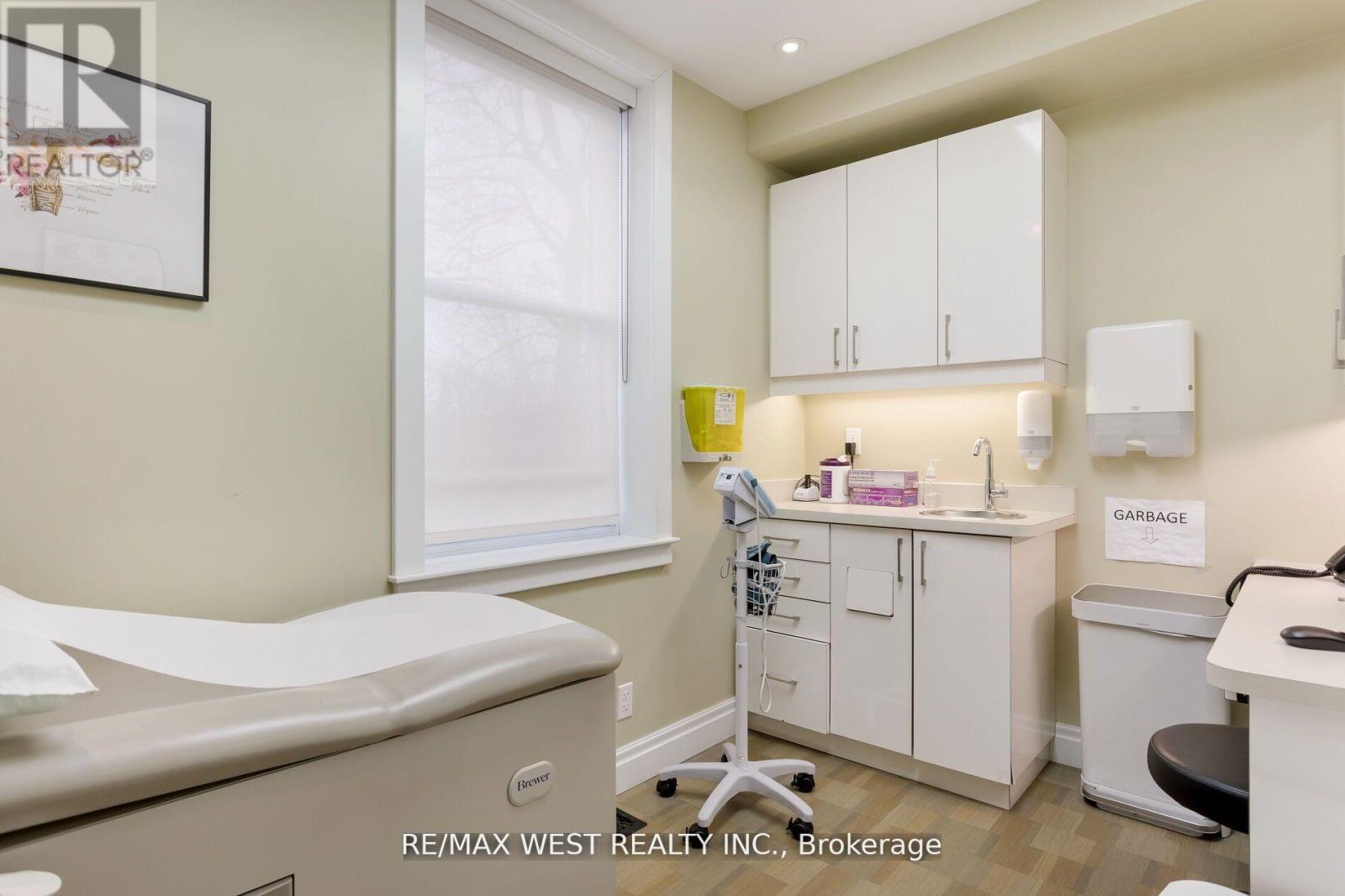 96 Roncesvalles Avenue Property Photo 12