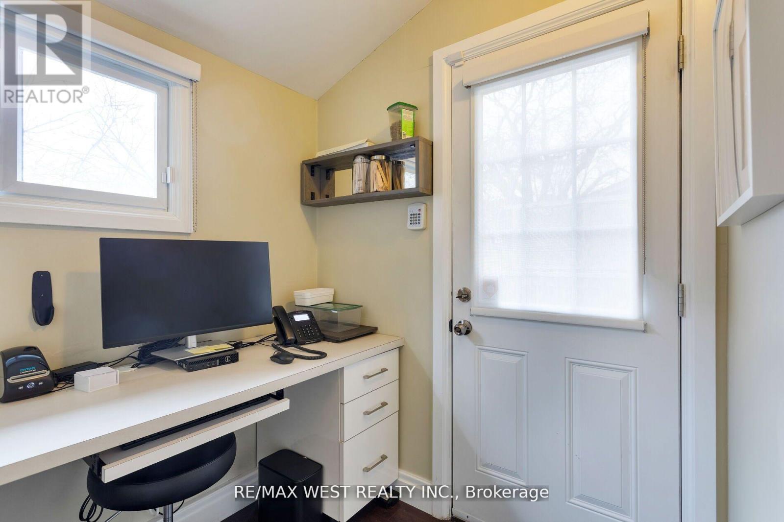 96 Roncesvalles Avenue Property Photo 15