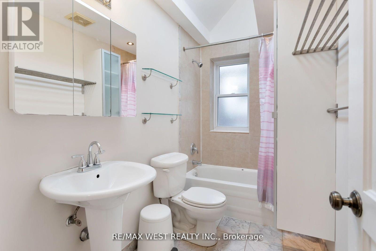 96 Roncesvalles Avenue Property Photo 28