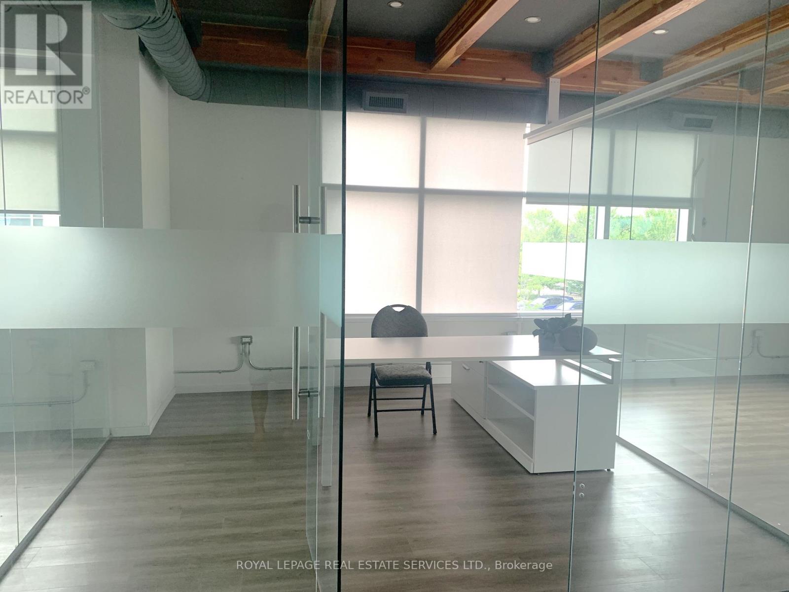 9 - 225 Speers Road Property Photo 7