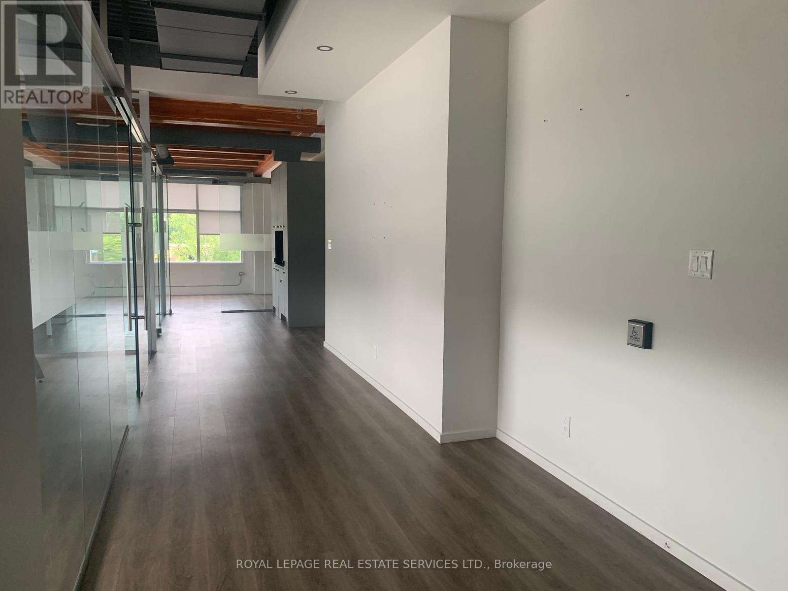 9 - 225 Speers Road Property Photo 13