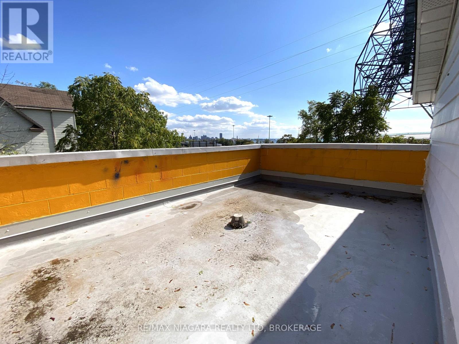 97 Queen Street Property Photo 11