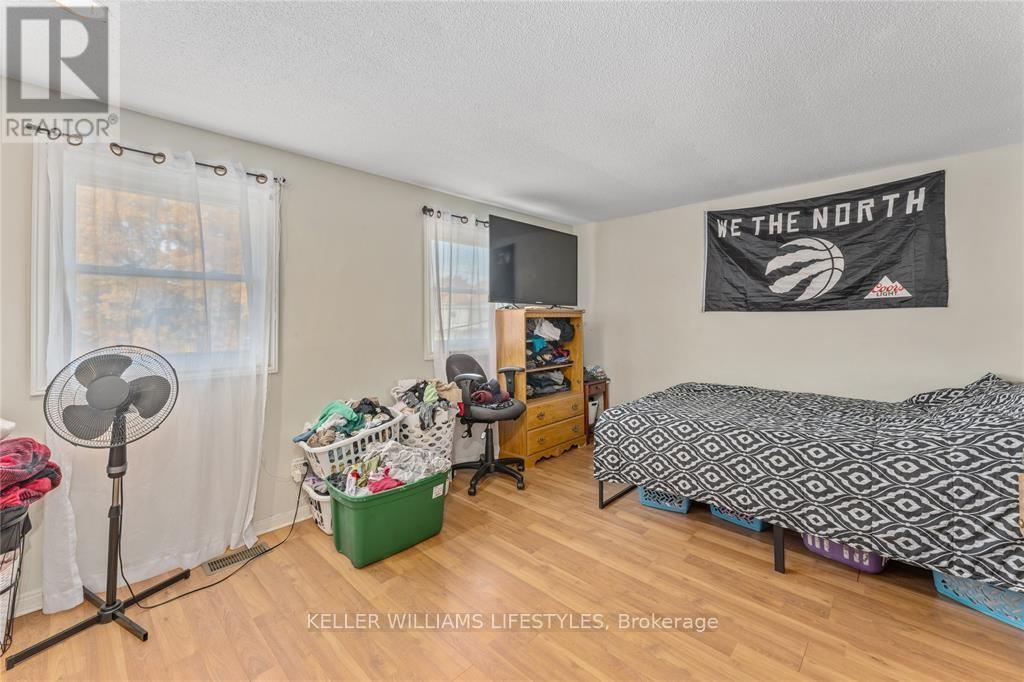 110/112 Euphemia Street N Property Photo 10