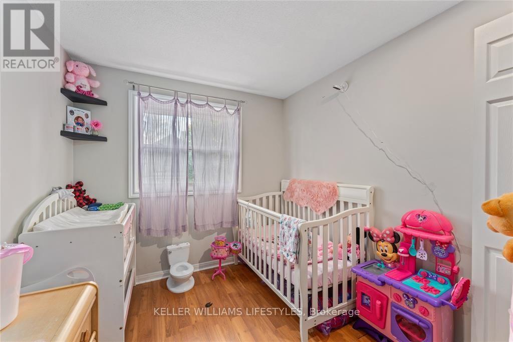 110/112 Euphemia Street N Property Photo 12