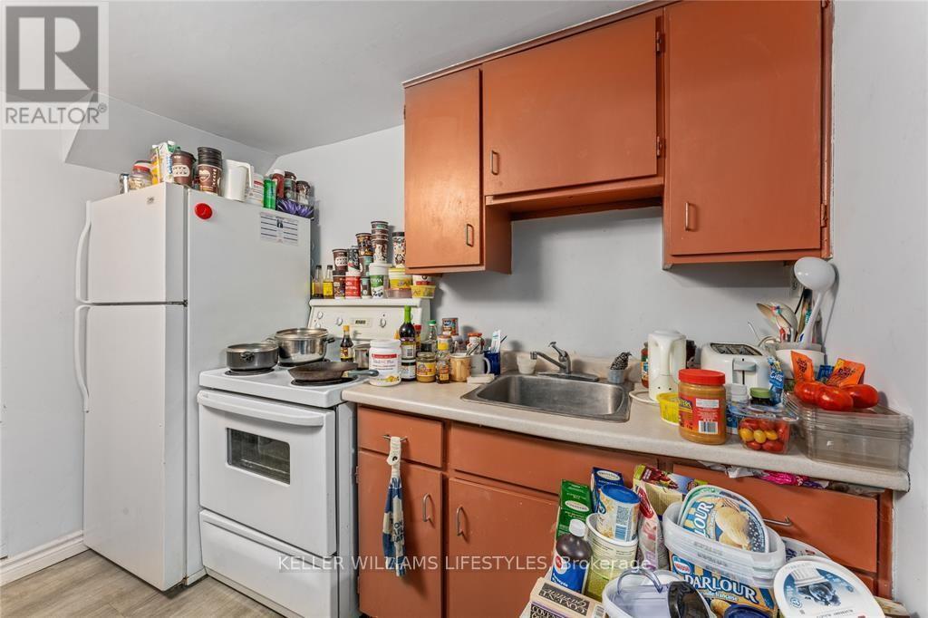 110/112 Euphemia Street N Property Photo 16