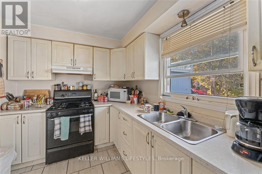 110/112 Euphemia Street N Property Photo 26