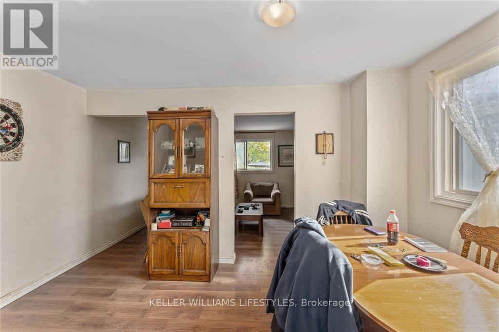 110/112 Euphemia Street N Property Photo 30