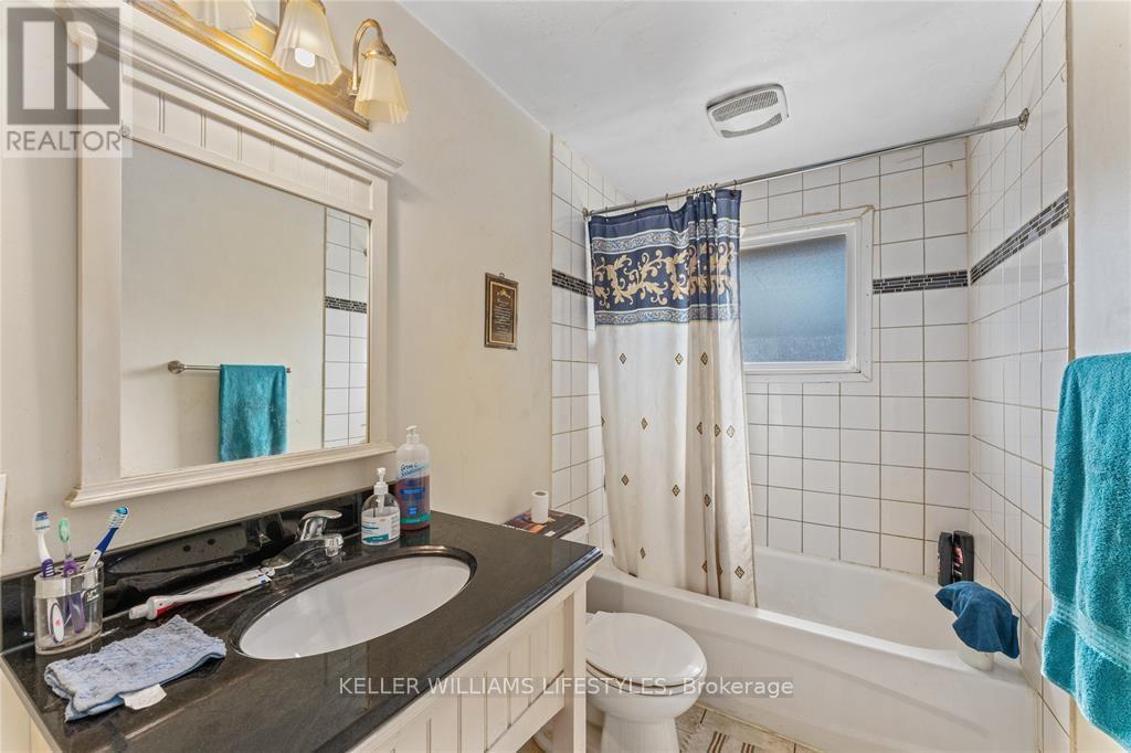 110/112 Euphemia Street N Property Photo 31