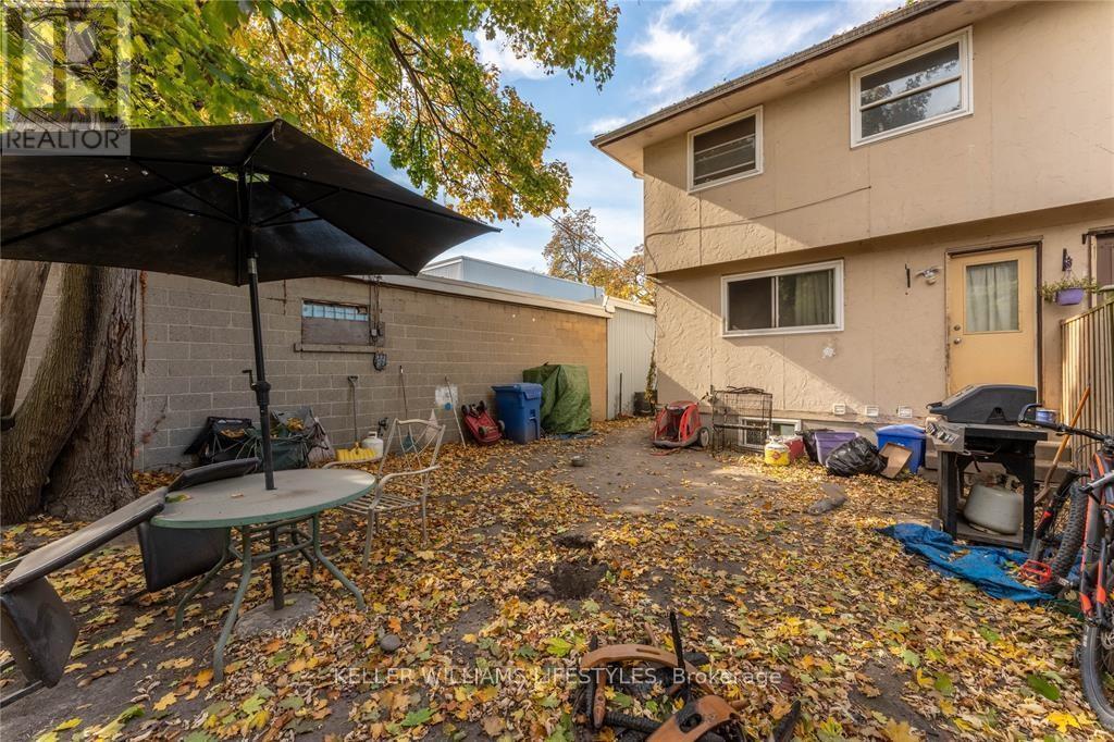 110/112 Euphemia Street N Property Photo 36