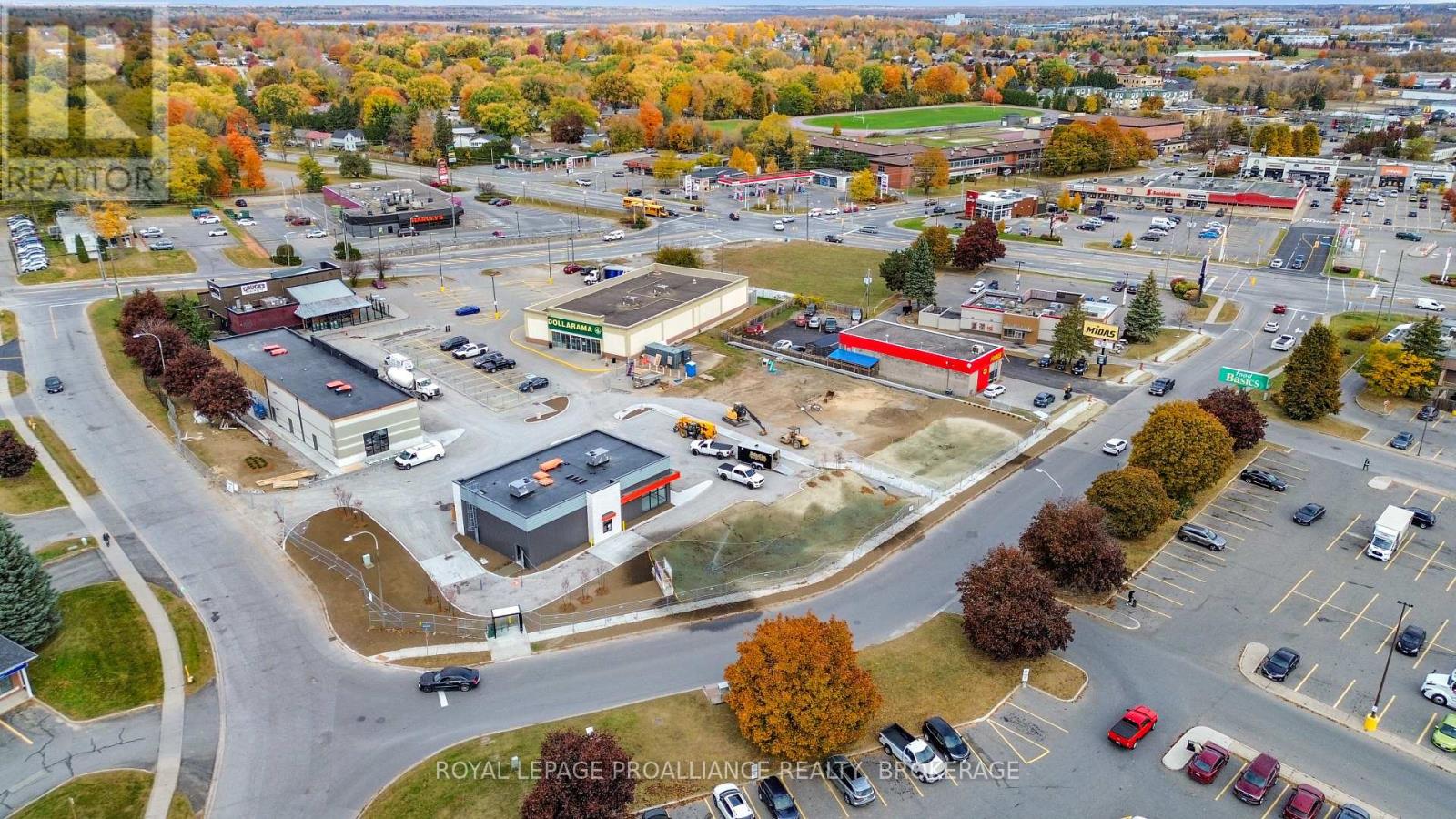 3027 Parkedale Avenue Property Photo 2