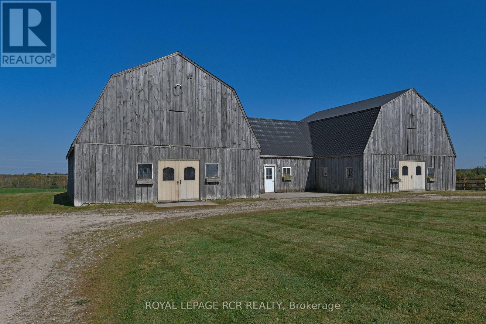 071533 10th Line Property Photo 12
