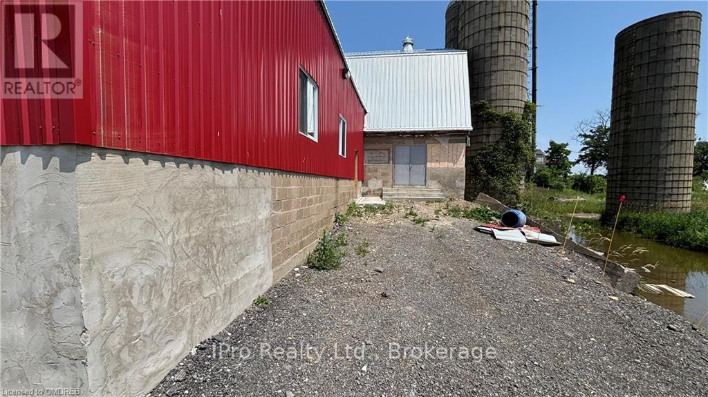 Rear - 414 Mud Street E Property Photo 7