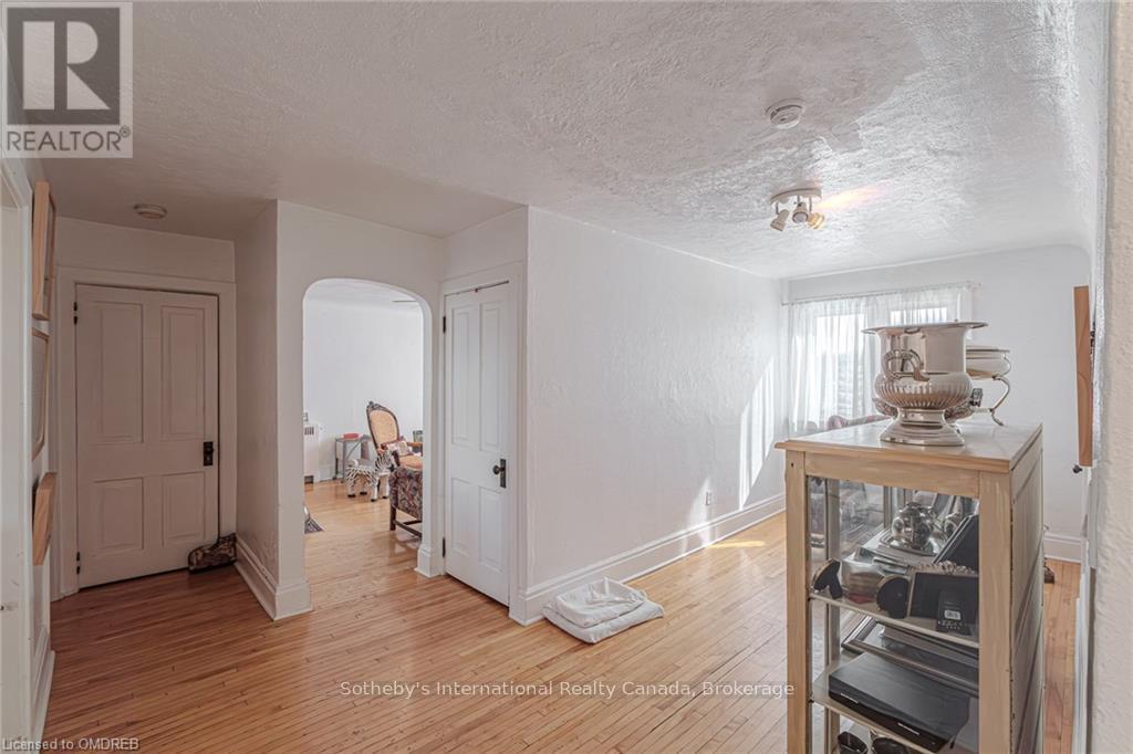 185 Park Street Property Photo 17