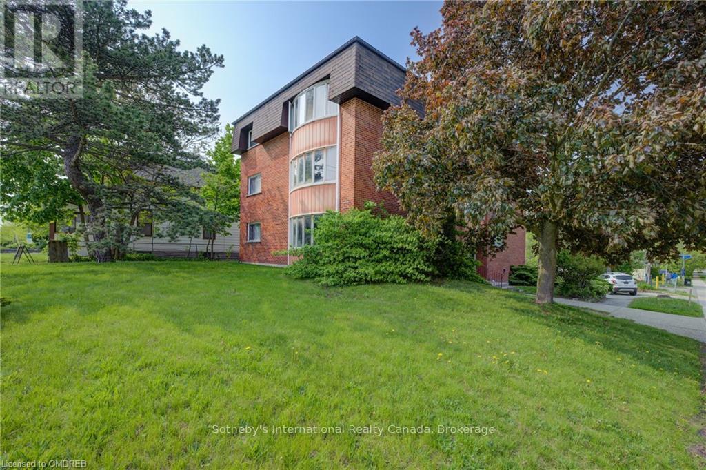 35 John Street Property Photo 4