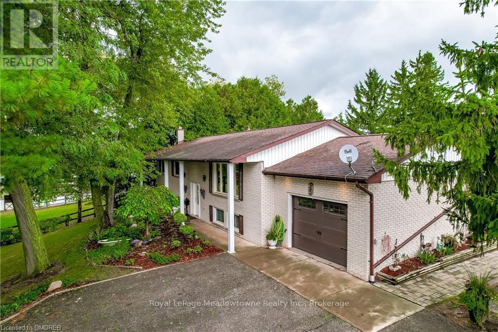 1602 6 Highway N Property Photo 3