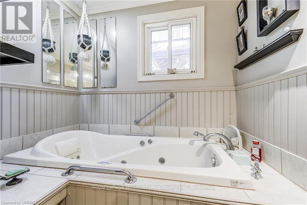 1602 6 Highway N Property Photo 15