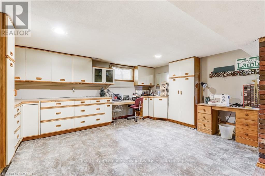 1602 6 Highway N Property Photo 18