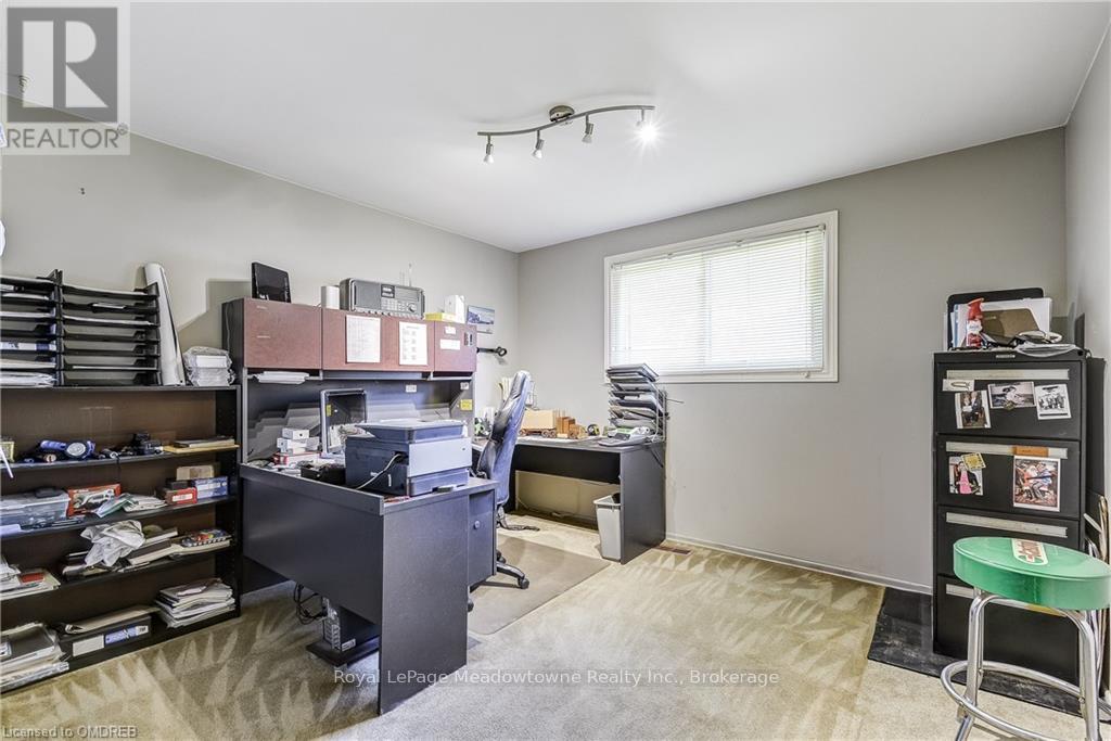 1602 6 Highway N Property Photo 20